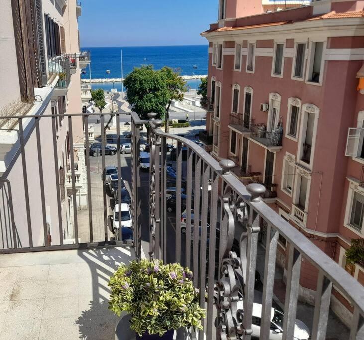Casa Jole, Appartamento In Centro Bari Exterior photo